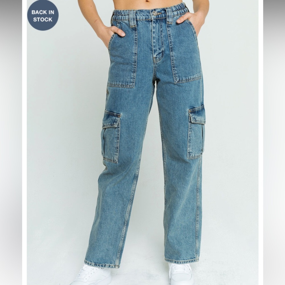 BDG Skate Women’s Jeans size 27 in Vintage Medium. Cargo details. Worn twice!